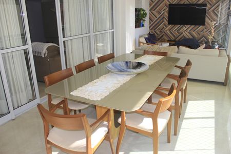 Apartamento à venda com 198m², 3 quartos e 3 vagasVaranda Sala