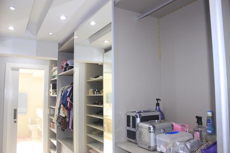 Apartamento à venda com 198m², 3 quartos e 3 vagasCloset da suíte 1