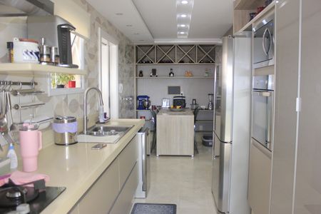 Apartamento à venda com 198m², 3 quartos e 3 vagasCozinha