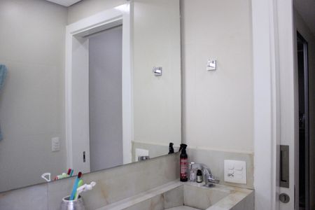 Apartamento à venda com 198m², 3 quartos e 3 vagasBanheiro da suíte 1