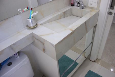 Apartamento à venda com 198m², 3 quartos e 3 vagasBanheiro da suíte 1