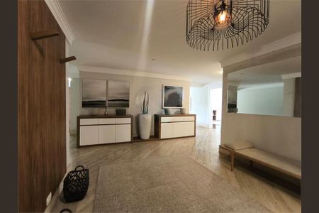 Casa à venda com 656m², 5 quartos e 6 vagas