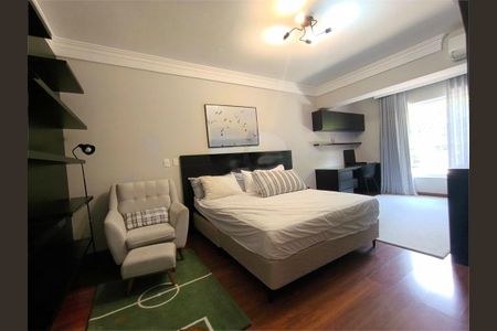 Casa à venda com 656m², 5 quartos e 6 vagas