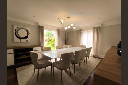 Casa à venda com 656m², 5 quartos e 6 vagas