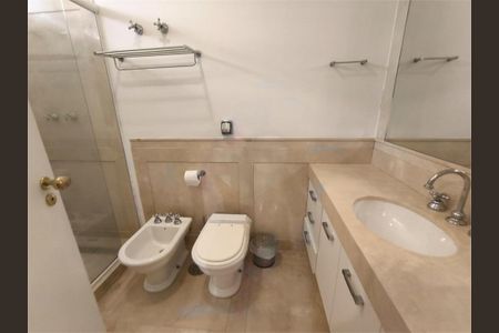 Casa à venda com 656m², 5 quartos e 6 vagas