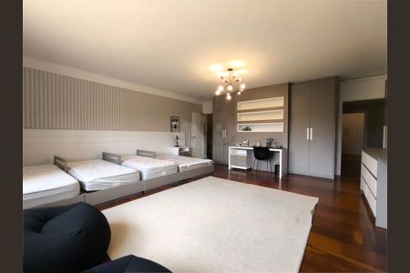 Casa à venda com 656m², 5 quartos e 6 vagas