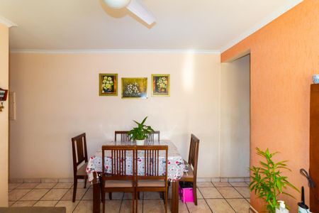 Apartamento à venda com 72m², 3 quartos e 1 vaga Apartamento à venda com 72m², 3 quartos e 1 vagaSala