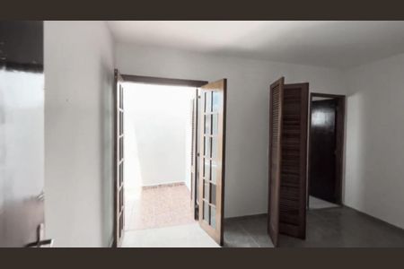Casa à venda com 330m², 3 quartos e 3 vagasFoto 02