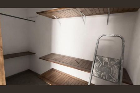 Casa à venda com 330m², 3 quartos e 3 vagasFoto 04