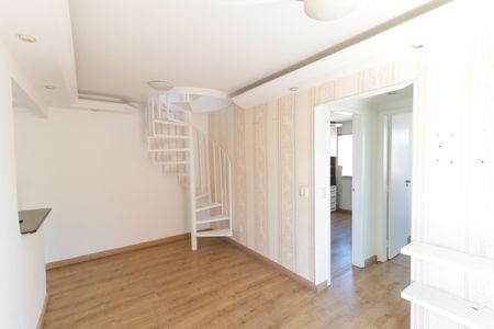 Apartamento à venda com 110m², 2 quartos e 1 vaga Apartamento à venda com 110m², 2 quartos e 1 vagaSala