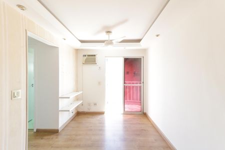 Apartamento à venda com 110m², 2 quartos e 1 vaga Apartamento à venda com 110m², 2 quartos e 1 vagaSala