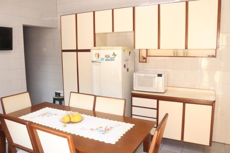 Casa à venda com 218m², 1 quarto e 12 vagasCozinha