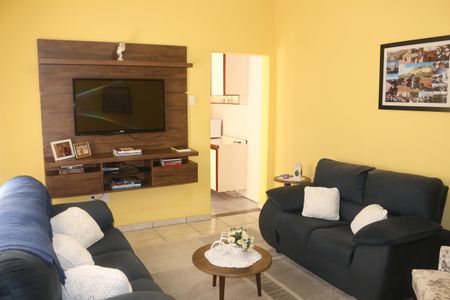 Casa à venda com 218m², 1 quarto e 12 vagasSala