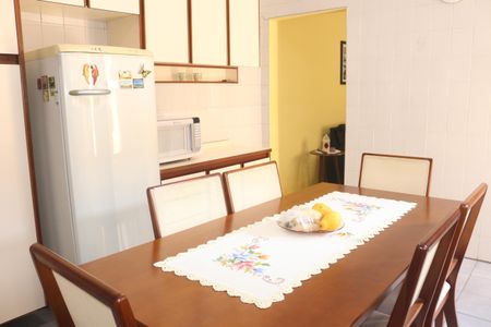 Casa à venda com 218m², 1 quarto e 12 vagasCozinha