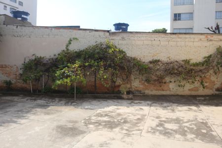 Casa à venda com 218m², 1 quarto e 12 vagasQuintal