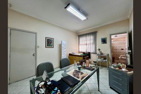 Casa à venda com 190m², 4 quartos e 3 vagasSuíte