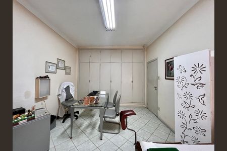 Casa à venda com 190m², 4 quartos e 3 vagasSuíte