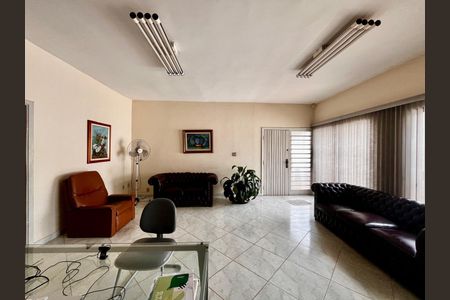 Casa à venda com 190m², 4 quartos e 3 vagasSala