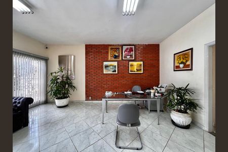 Casa à venda com 190m², 4 quartos e 3 vagasSala
