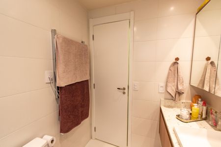 Apartamento à venda com 120m², 2 quartos e 1 vagaBanheiro da suíte 2