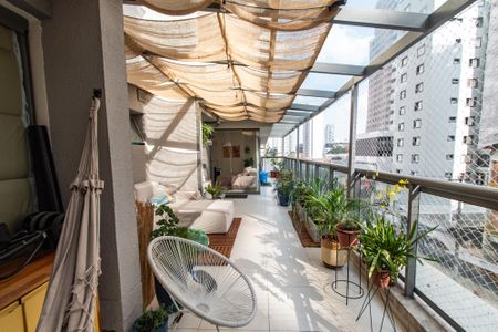 Apartamento à venda com 120m², 2 quartos e 1 vagaVaranda