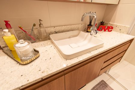 Apartamento à venda com 120m², 2 quartos e 1 vagaBanheiro da suíte 2