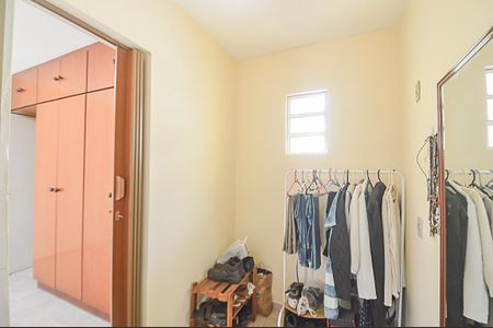 Casa à venda com 157m², 3 quartos e 2 vagas Casa à venda com 157m², 3 quartos e 2 vagasCloset da Suíte