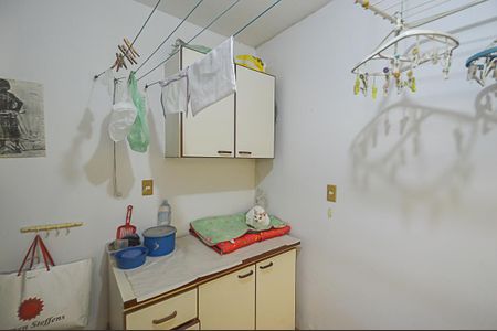 Casa à venda com 157m², 3 quartos e 2 vagas Casa à venda com 157m², 3 quartos e 2 vagasQuarto de Serviço