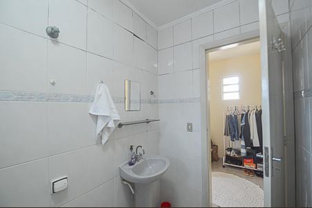Casa à venda com 157m², 3 quartos e 2 vagas Casa à venda com 157m², 3 quartos e 2 vagasBanheiro da Suíte