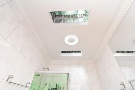 Casa à venda com 280m², 6 quartos e 6 vagasBanheiro da Suíte