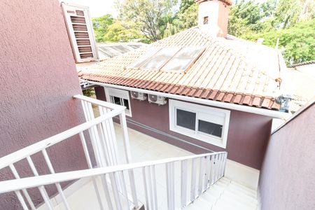 Casa à venda com 280m², 6 quartos e 6 vagasEscada