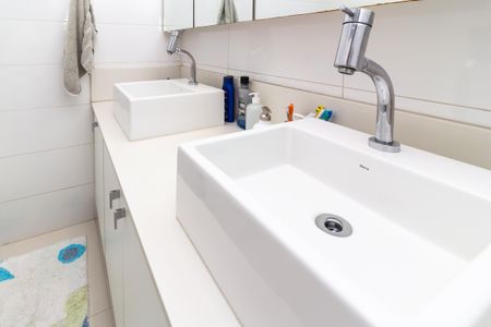 Casa à venda com 280m², 6 quartos e 6 vagasBanheiro