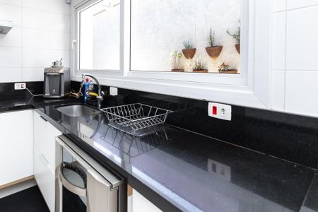 Casa à venda com 280m², 6 quartos e 6 vagasCozinha