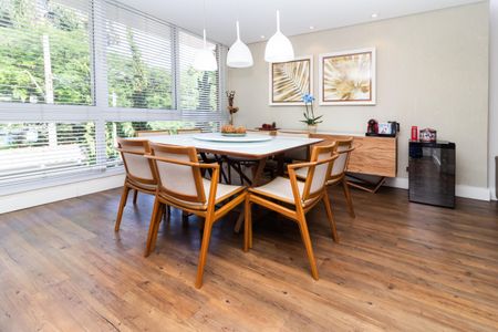 Casa à venda com 280m², 6 quartos e 6 vagasSala