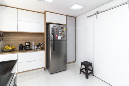 Casa à venda com 280m², 6 quartos e 6 vagasCozinha