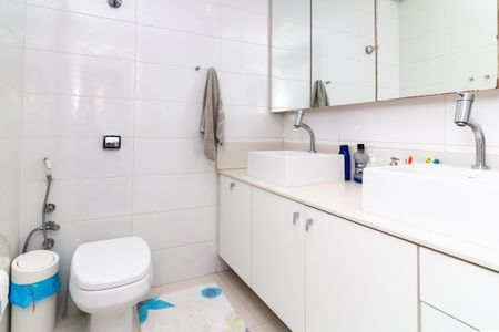 Casa à venda com 280m², 6 quartos e 6 vagasBanheiro