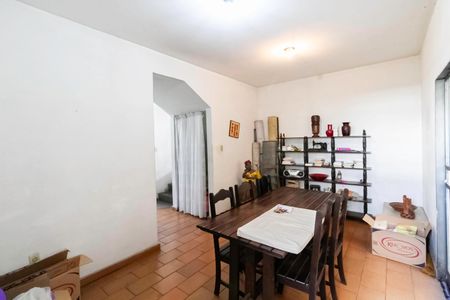 Casa à venda com 395m², 3 quartos e 4 vagas Casa à venda com 395m², 3 quartos e 4 vagasCopa