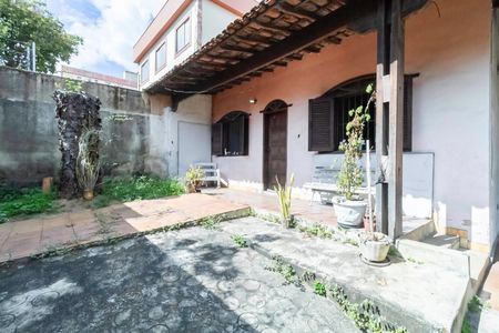 Casa à venda com 395m², 3 quartos e 4 vagas Casa à venda com 395m², 3 quartos e 4 vagasEntrada