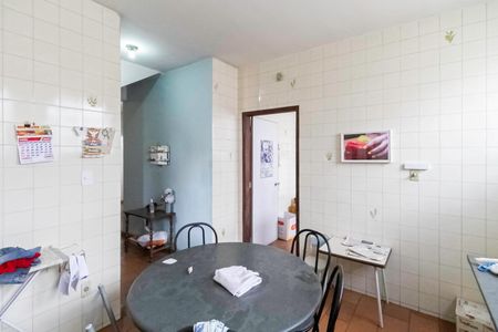 Casa à venda com 395m², 3 quartos e 4 vagas Casa à venda com 395m², 3 quartos e 4 vagasCozinha