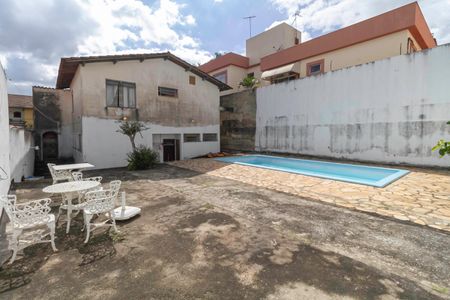 Casa à venda com 395m², 3 quartos e 4 vagas Casa à venda com 395m², 3 quartos e 4 vagasQuintal