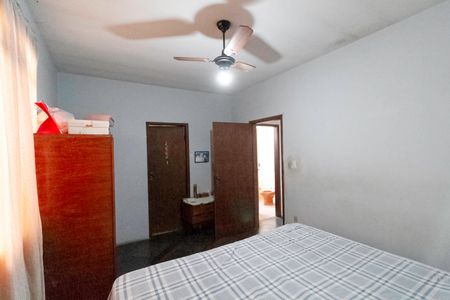 Casa à venda com 395m², 3 quartos e 4 vagas Casa à venda com 395m², 3 quartos e 4 vagasSuíte