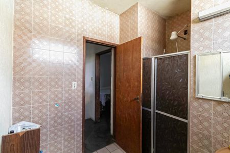 Casa à venda com 395m², 3 quartos e 4 vagas Casa à venda com 395m², 3 quartos e 4 vagasBanheiro social