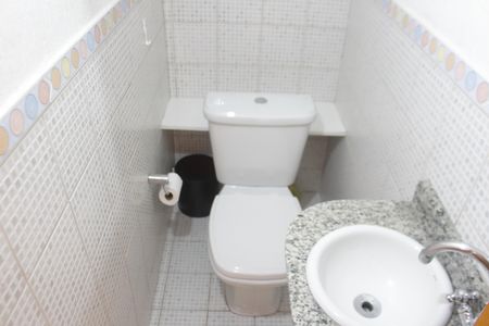 Casa à venda com 220m², 3 quartos e 2 vagasLavabo