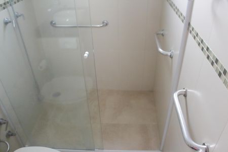 Casa à venda com 220m², 3 quartos e 2 vagasBanheiro da Suíte