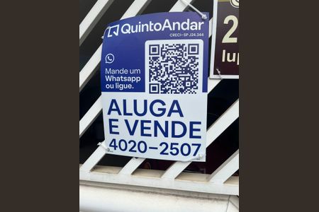 Casa à venda com 220m², 3 quartos e 2 vagas Casa à venda com 220m², 3 quartos e 2 vagasPlaca
