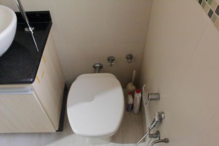 Casa à venda com 220m², 3 quartos e 2 vagasBanheiro