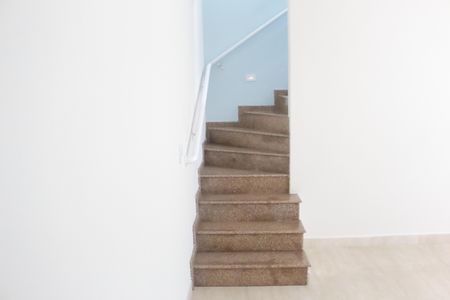 Casa à venda com 220m², 3 quartos e 2 vagasEscada