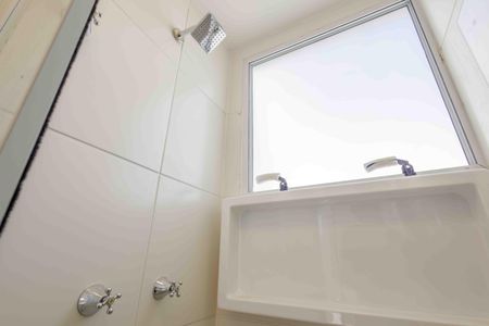 Apartamento à venda com 43m², 2 quartos e 1 vaga Apartamento à venda com 43m², 2 quartos e 1 vagaBanheiro