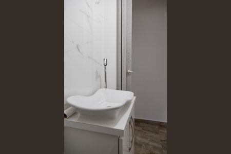 Casa à venda com 250m², 5 quartos e 2 vagas Casa à venda com 250m², 5 quartos e 2 vagasLavabo