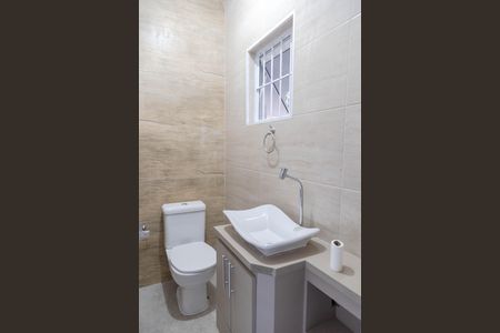 Casa à venda com 250m², 5 quartos e 2 vagas Casa à venda com 250m², 5 quartos e 2 vagasLavabo 2